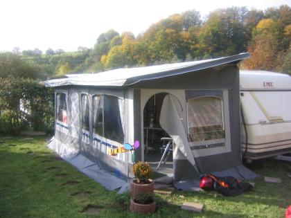 Selbstständig stehendes Ganzjahresvorzelt Herzog Engadin 550