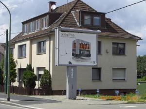 140 m Praxis/Bürofläche ebenerdig mit Parkplätzen