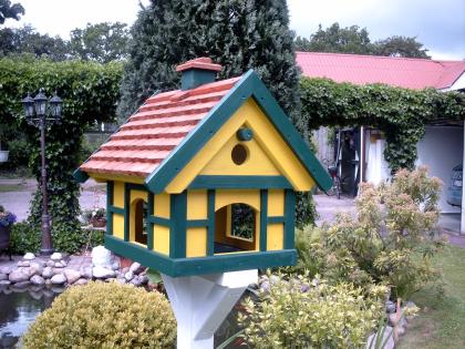 Vogelfutterhaus