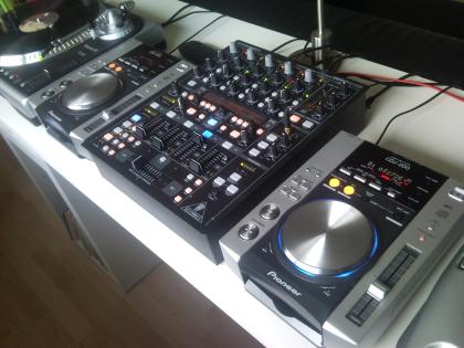 2 x CDJ 200 Ständer TOP Zustand