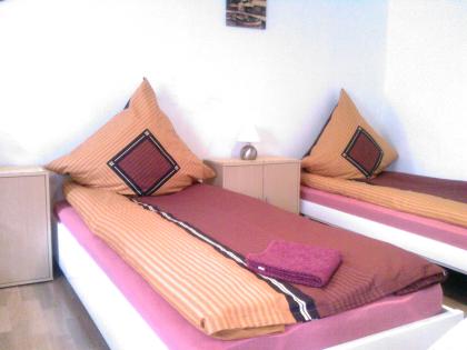 Privatzimmer ab 10 Euro Tel. 0151 15662588 Raum Frankfurt am Main Wiesbaden Ma