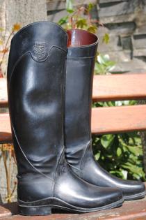 Stiefel Helm Putzkoffer Reithose zu verkaufen
