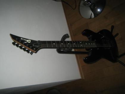 Charvel Model 2 von Bj. 87/88 schwarz Top Zustand