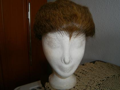 Biete eine neue Da. - Echt- Pelzkappe.