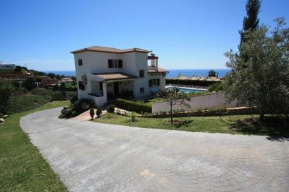 Preisreduziert gepflegte Villa mit fantastischem Meerblick in Estepona