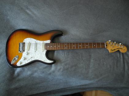 Squier Deluxe Stratocaster QMT Baujahr 2022 E Gitarre