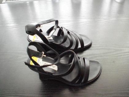 Schwarze hochhackige Riemchen Damen Schuhe zu verkaufen